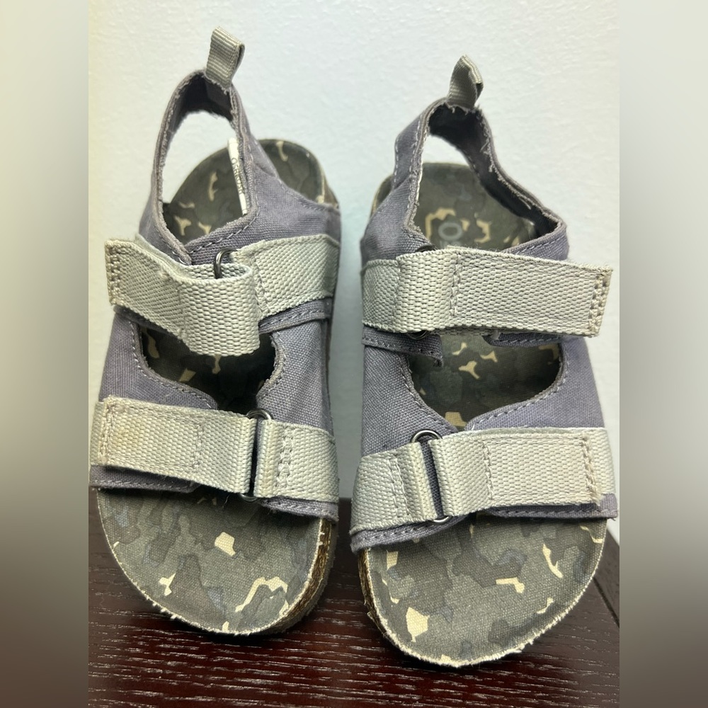OshKosh B’gosh- Kids canvas strap sandals- Grey/Blue,‎ Pre-Owned, Size:9